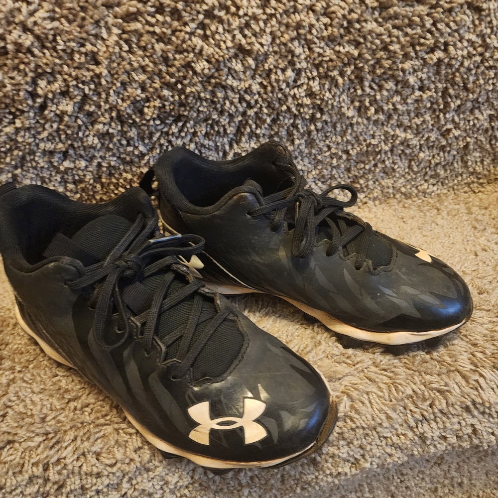 Under Armour Black Football Cleats